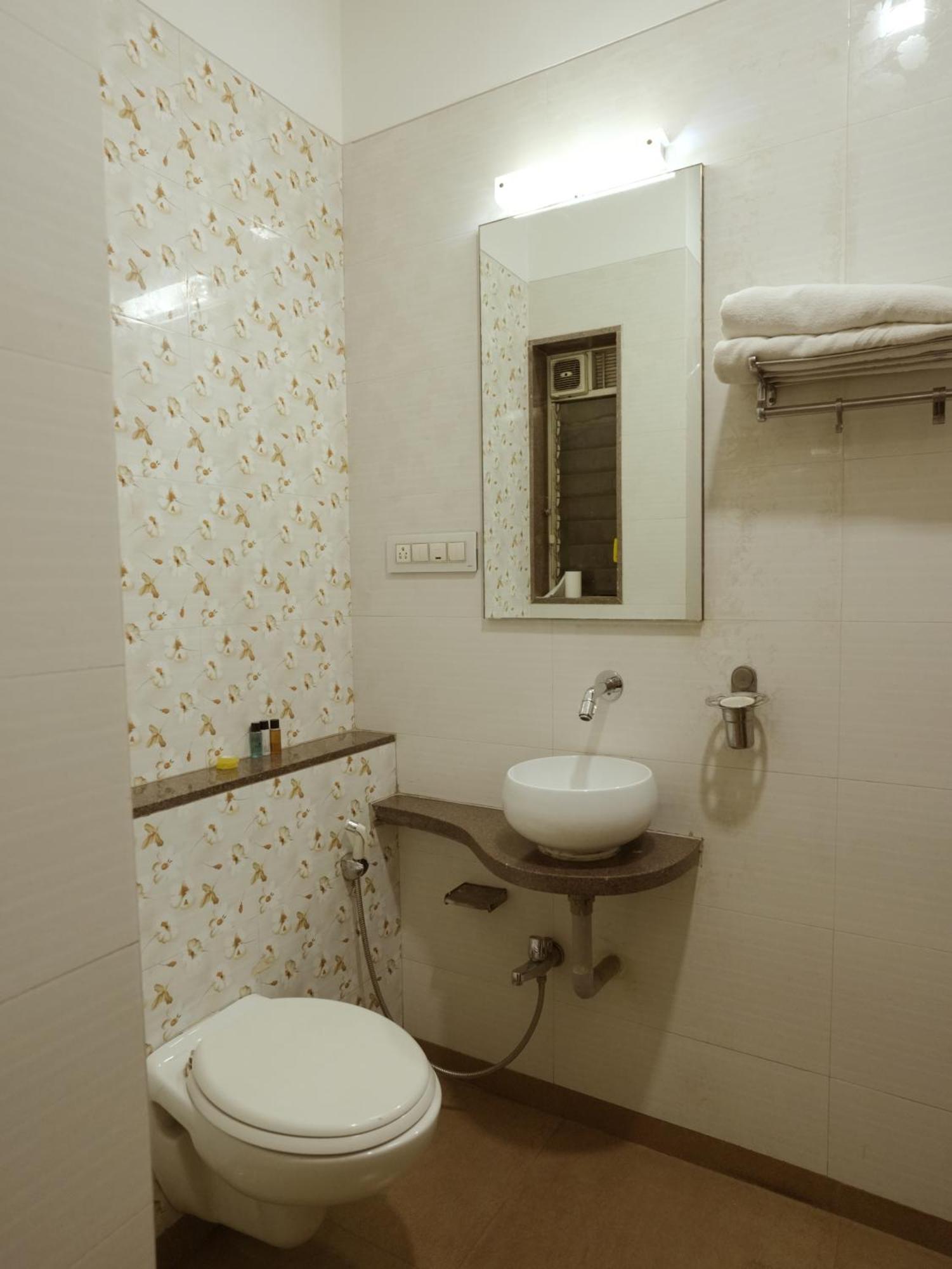 Hotel Kushala Executive Inn Thane Zewnętrze zdjęcie